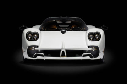 Pocher 1/8 HK123 Pagani Utopia - Bianca Perla Pearl White with Black Carbon Fiber Pattern on Roof, Paint Finish