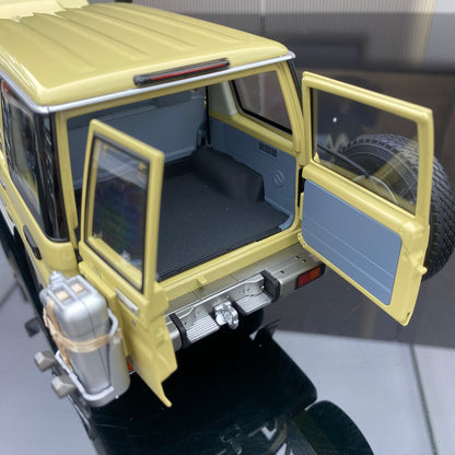 Almost Real 1/18 Toyota Land Cruiser 76 Beige Alloy Fully Open Simulation Car Model Ornament