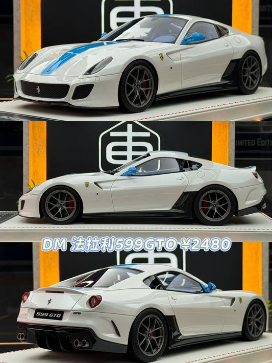 DM 1:18 Ferrari 599 GTO White with Blue Stripes 20/30 DDJ003