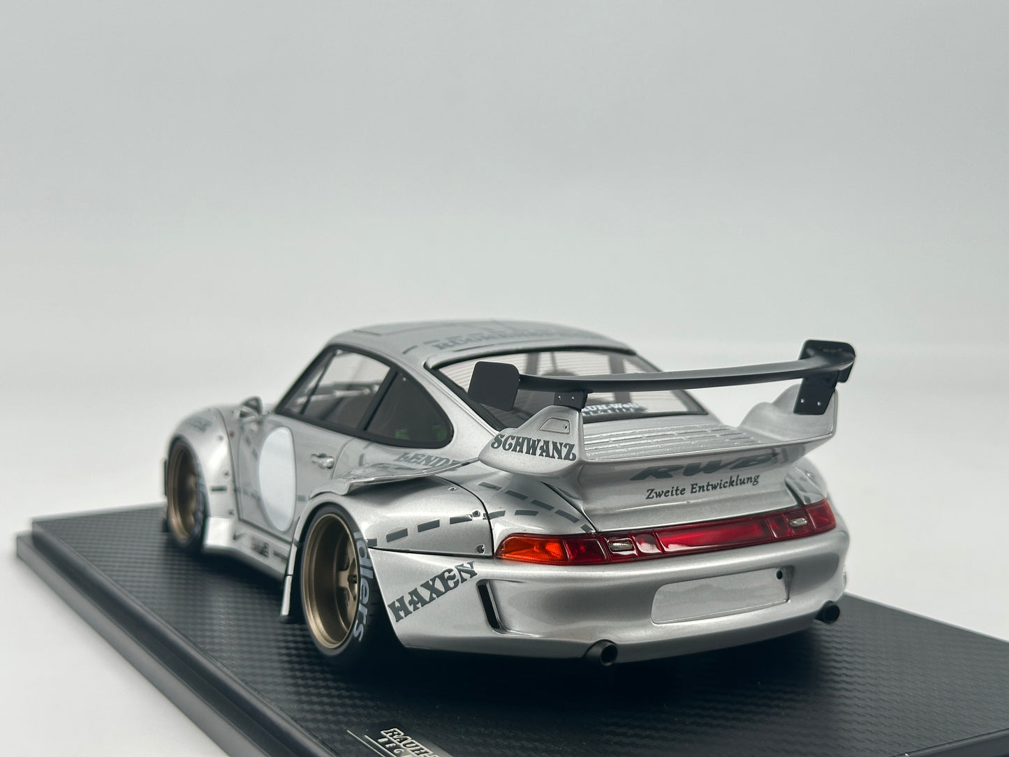 Ignition Model 1/18 Porsche RWB Silver Pig Limited Edition Simulation Car Model Ornaments