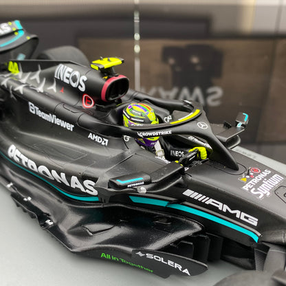 SPARK 1/18 Mercedes-Benz AMG F1 Team W14 2023 British Grand Prix Hamilton Black and Green Paint 18S901