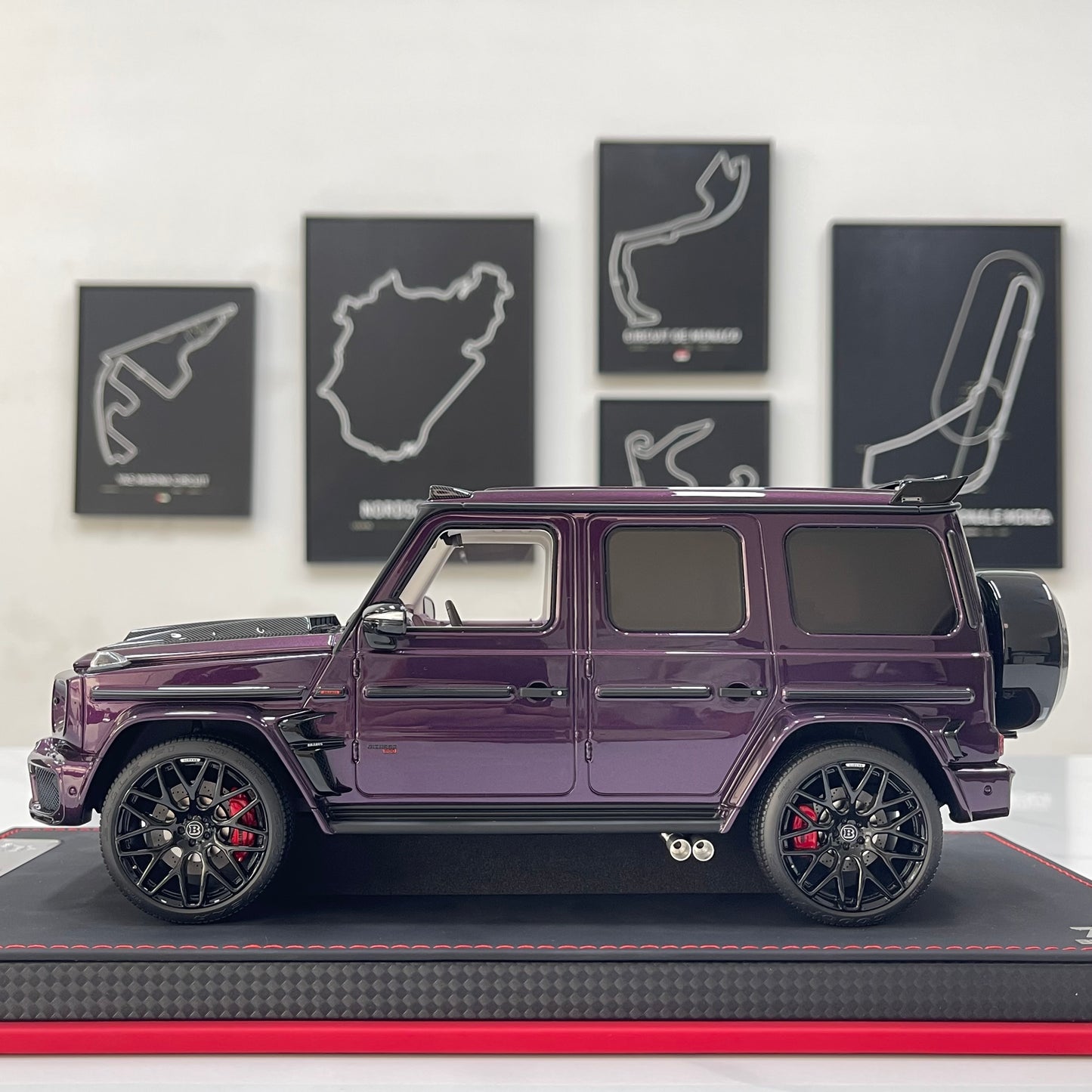 BBA MODEL 1/18 Brabus G800 Metallic Purple