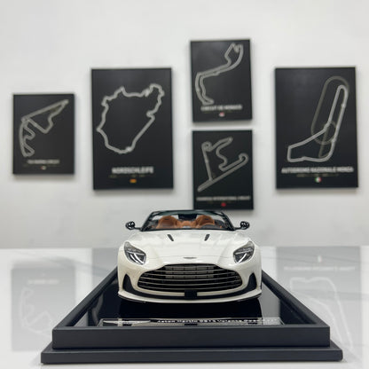 MOTORHELIX 1/18 Aston Martin DB12 Volante (Convertible) - Moonlight White - MH395