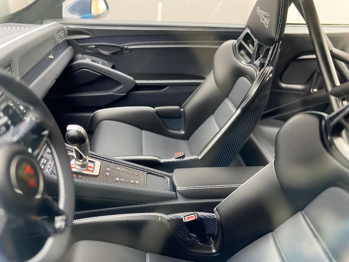 DM 1/8 Porsche 911 GT3RS high-end ornamental resin limited edition car model