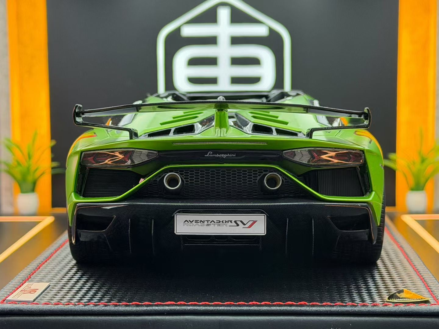 MR 1:18 Lamborghini Aventador SVJ Roadster Verde Alcheo 31/49 DDJ076