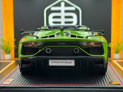 MR 1:18 Lamborghini Aventador SVJ Roadster Verde Alcheo 31/49 DDJ076