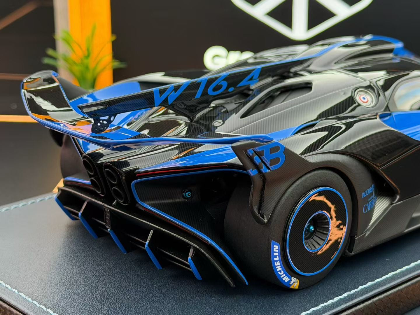 MR 1:18 Bugatti Bolide Blue 541/649 DDJ048