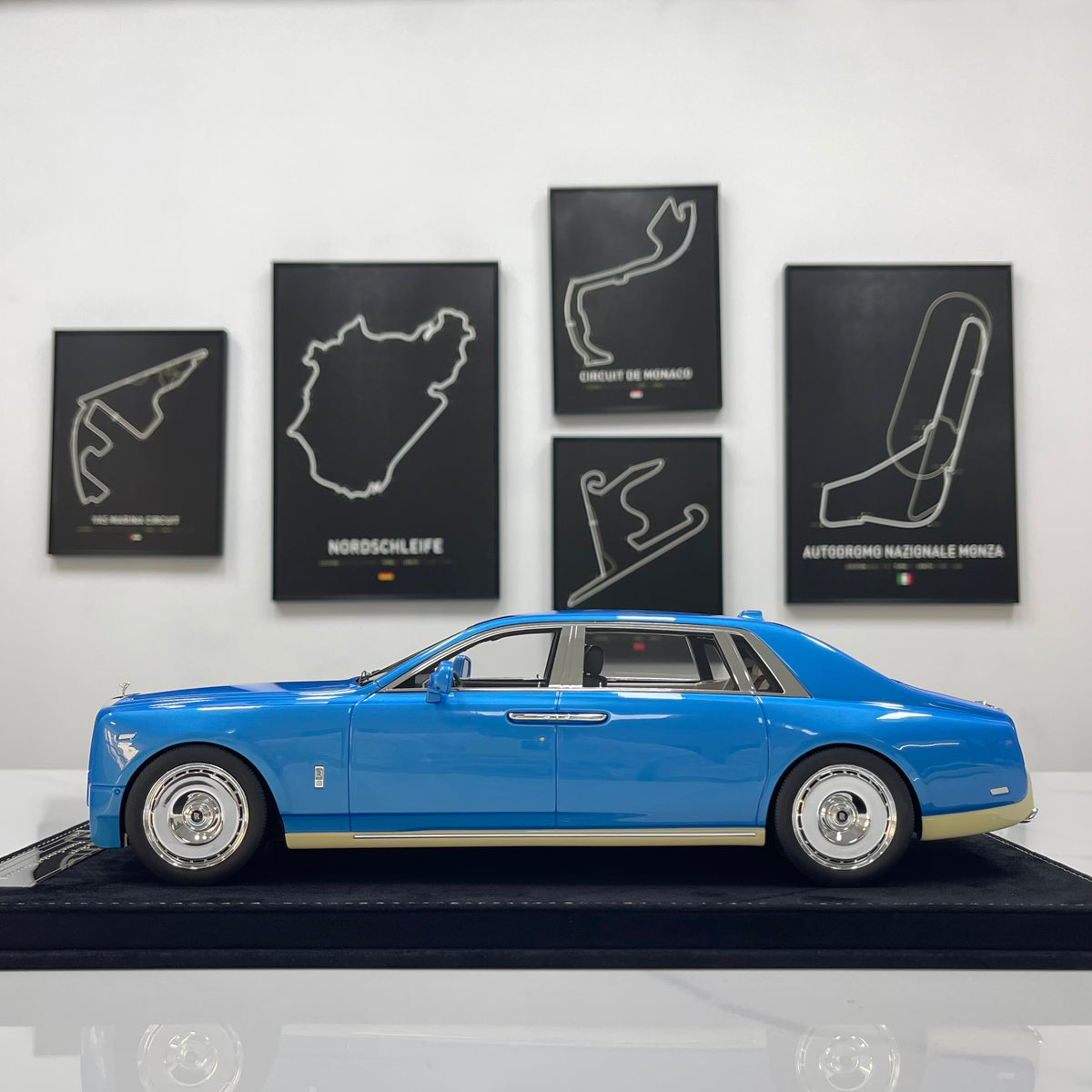 HH Model 1/18 Rolls-Royce Phantom Regatta Edition HH739