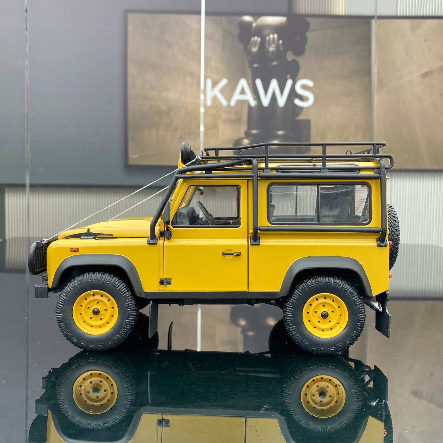KYOSHO 1/18 Land Rover Defender 90 Camel Cup Alloy Fully Open Simulation Car Model Collection