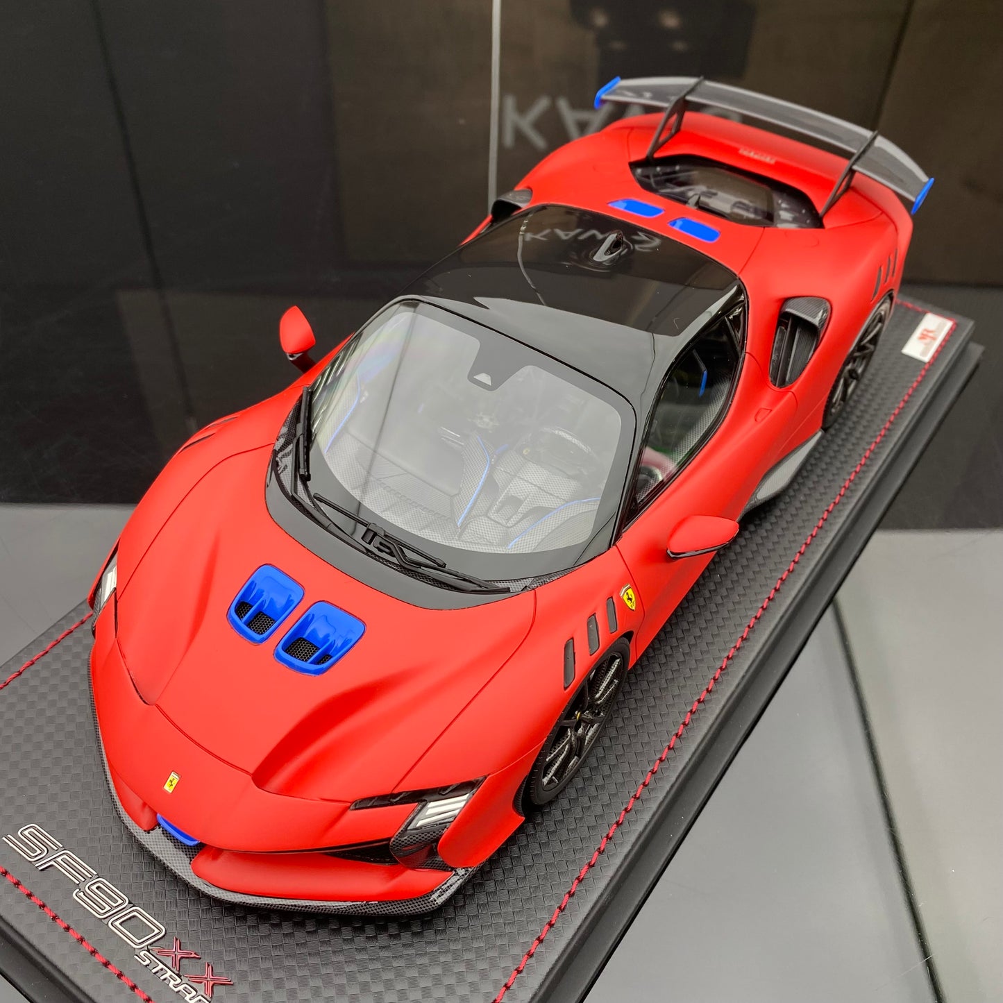 Ferrari SF90 XX Stradale, edición limitada, modelo coleccionable, escala 1/18