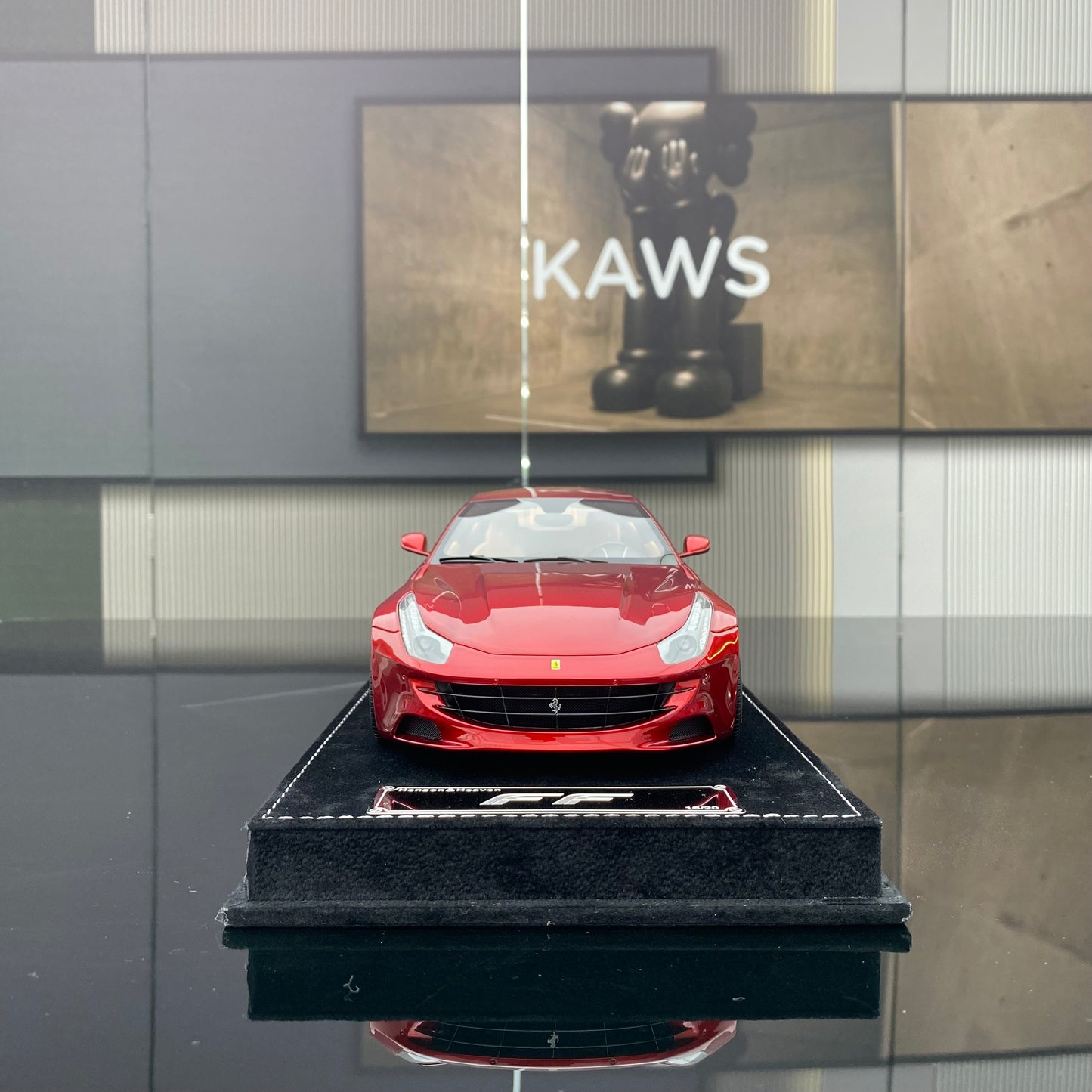 Ferrari FF HH MODEL 1/18, modelo de coche de simulación de edición limitada, color rojo metalizado estándar