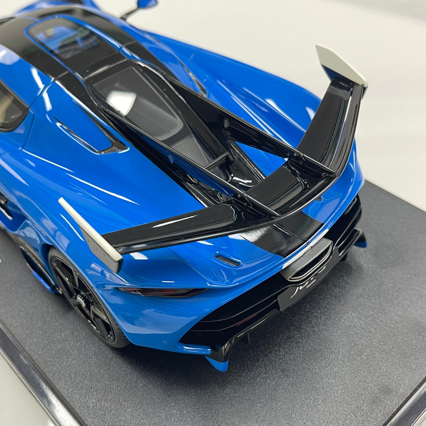GT Spirit 1/18 Koenigsegg Jesko Blue GT1002