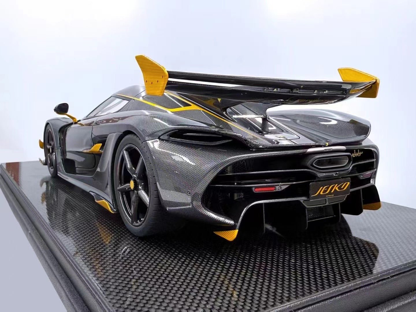 Frontiart 1/8 Koenigsegg Jesko Kabenjin Limited Edition Car Model Ornaments