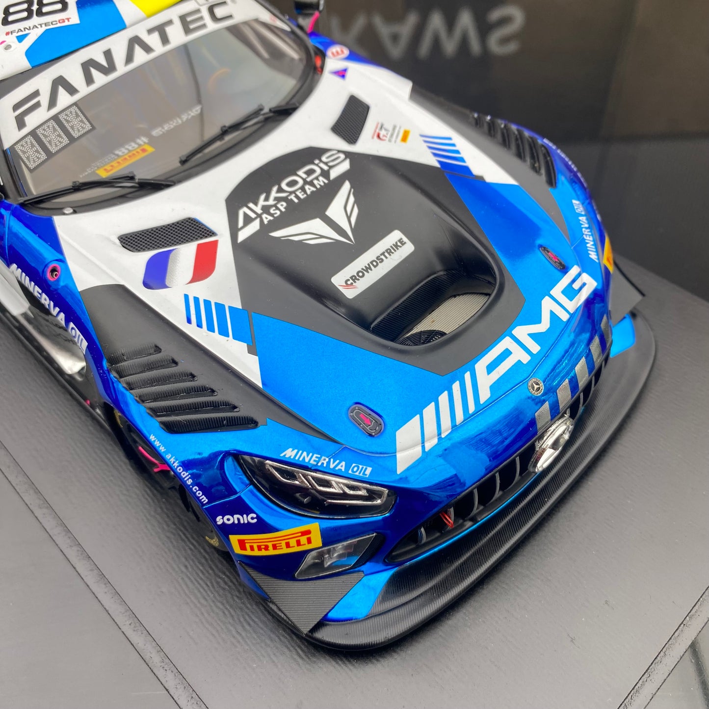 SPARK 1/18 Mercedes-Benz AMG GT3 Akkodis ASP Team 2023 Spa Endurance Race Runner-up No. 88 Blue Paint Simulation Car Model Ornament