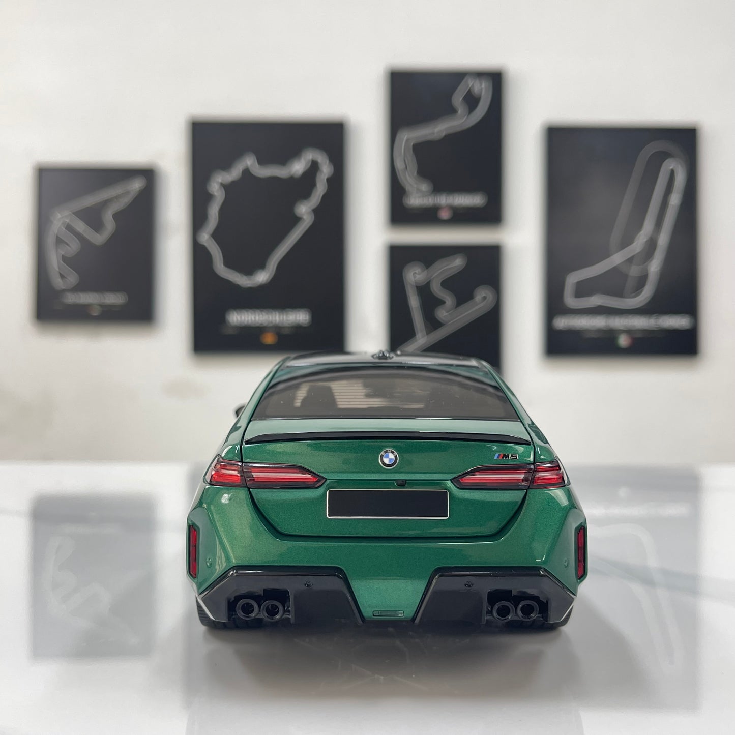 MINICHAMPS 1/18 BMW M5 2024 Metallic Green 110023800
