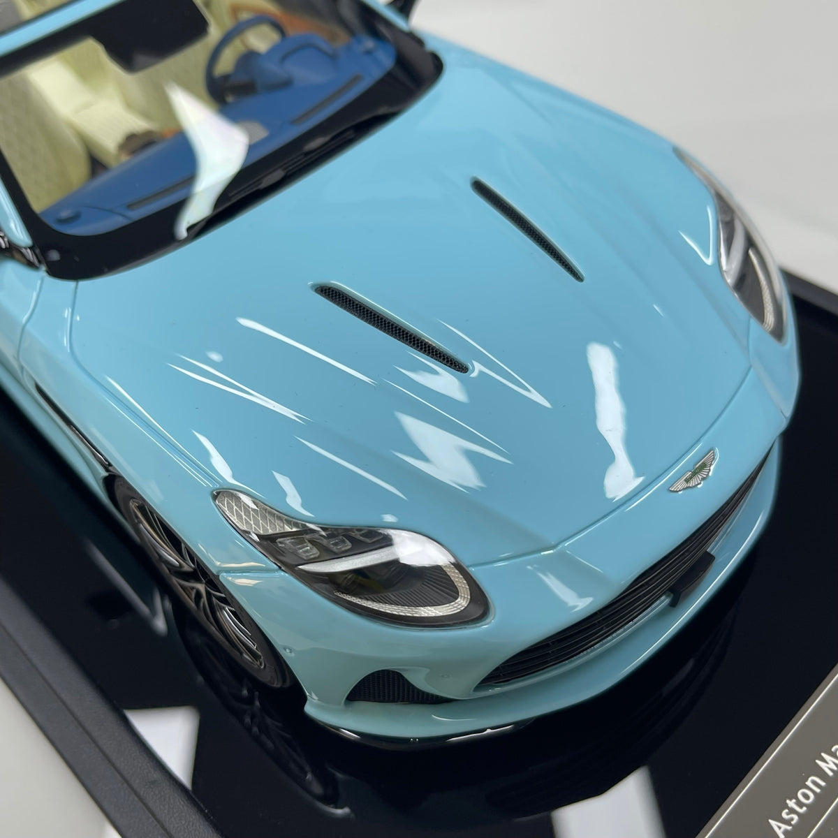 MOTORHELIX 1/18 Aston Martin DB12 Volante (Convertible) – Glass Blue – MH397
