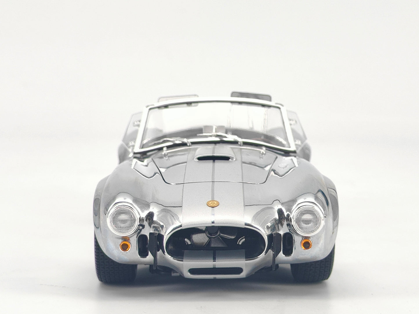 Kyosho 1/18 Ford Shellby Cobra 427 S/C Silver-plated Alloy Simulation Car Model