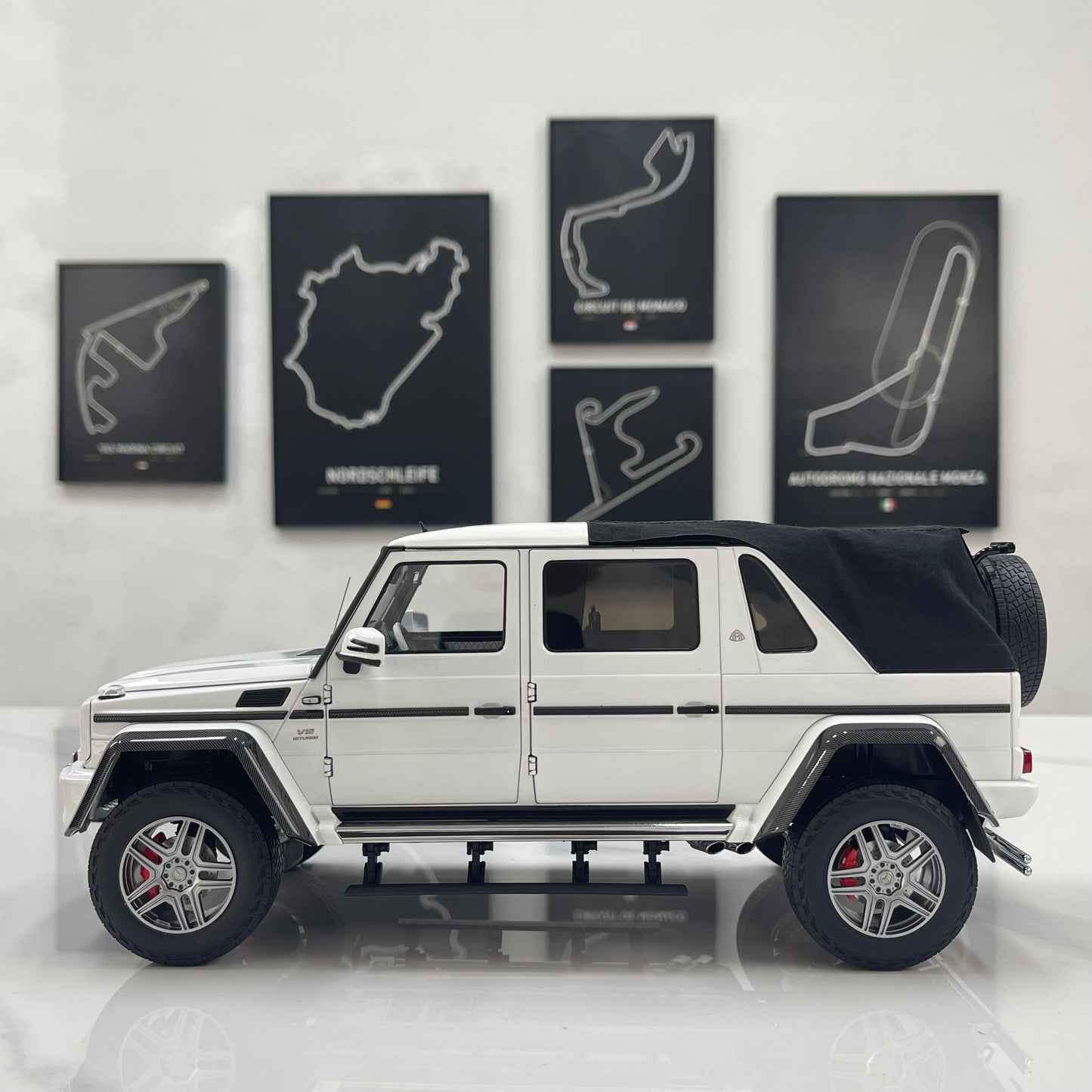 Almost Real 1/18 Mercedes-Benz G 650 Landaulet – Metallic White (820213)