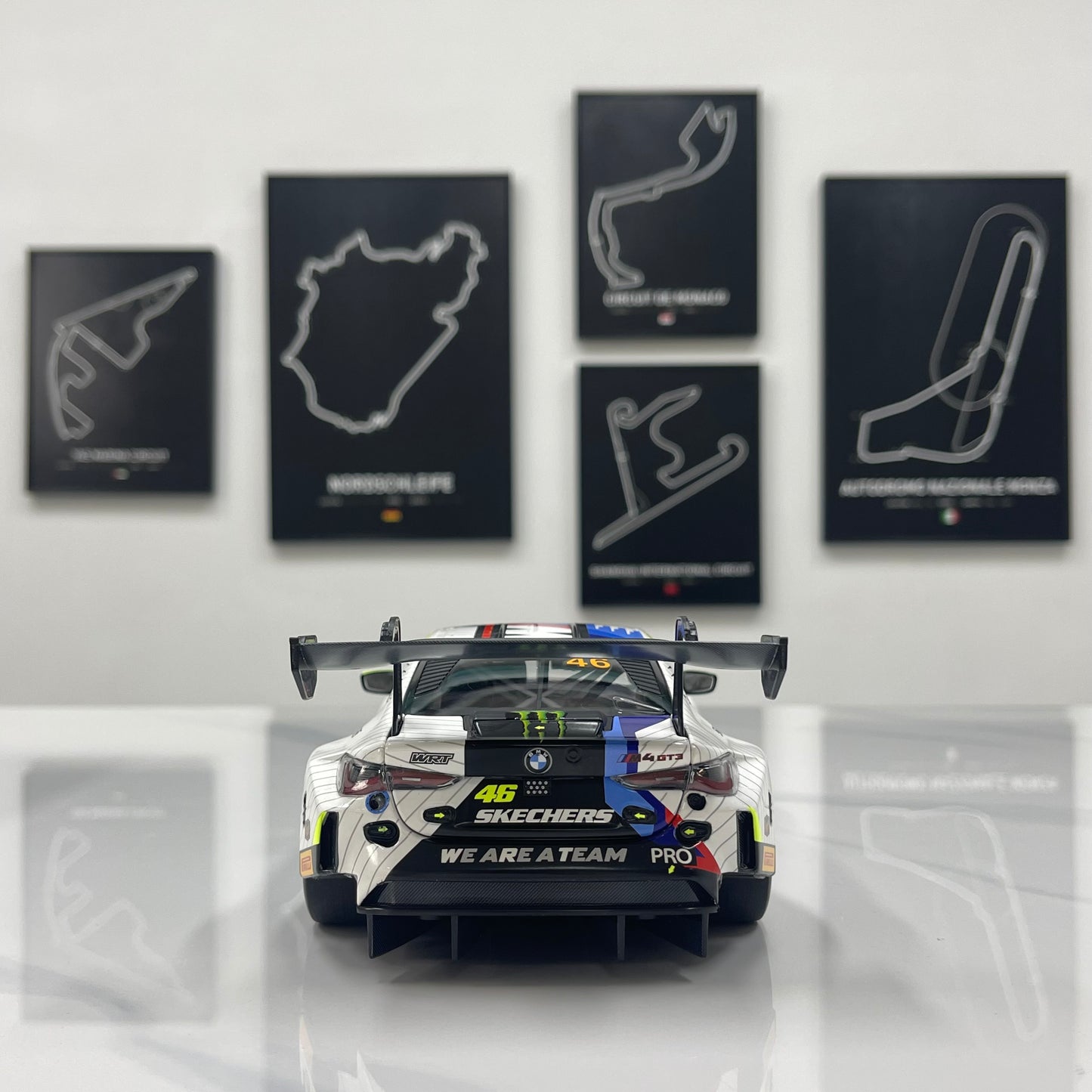 MINICHAMPS 1/18 BMW M4 GT3 TEAM WRT 12H BATHURST 2025 White Paint 110252046