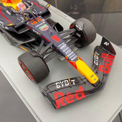 SPARK 1/18 Oracle F1 Team RB19 2023 British Grand Prix Victory No. 1 Verstappen Red Bull Limited Edition Simulation Car Model
