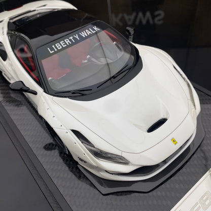 VIP 1/18 Ferrari F8 wide-body modified version simulation car model ornament gift