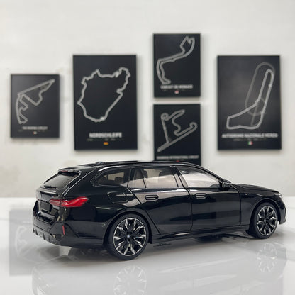 MINICHAMPS 1/18 BMW i5 M60 Touring 2024 Metallic Black 110023602