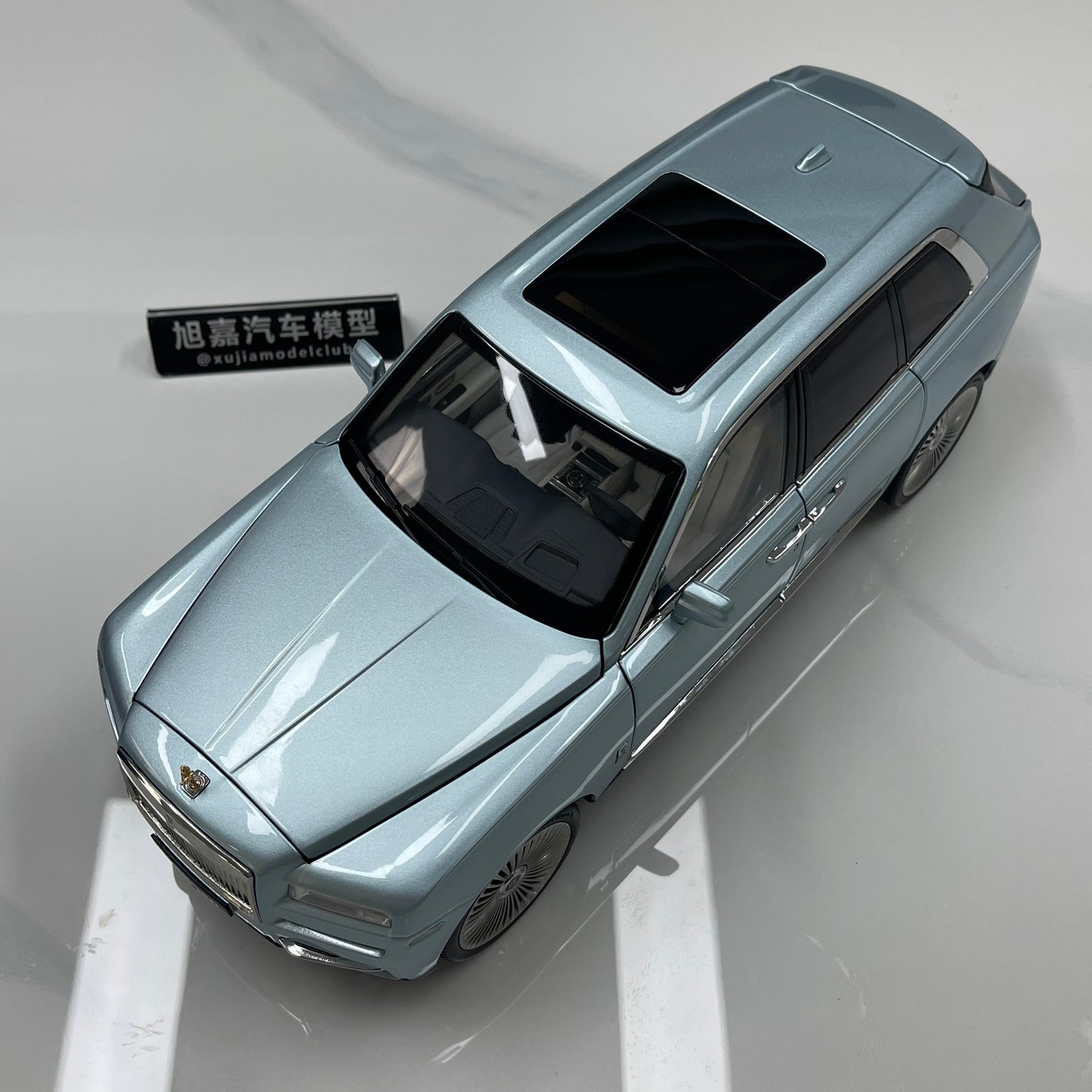 ZP 1/18 Rolls-Royce Cullinan BB Fishing Seat Edition Metallic Blue Alloy Simulation Model Car