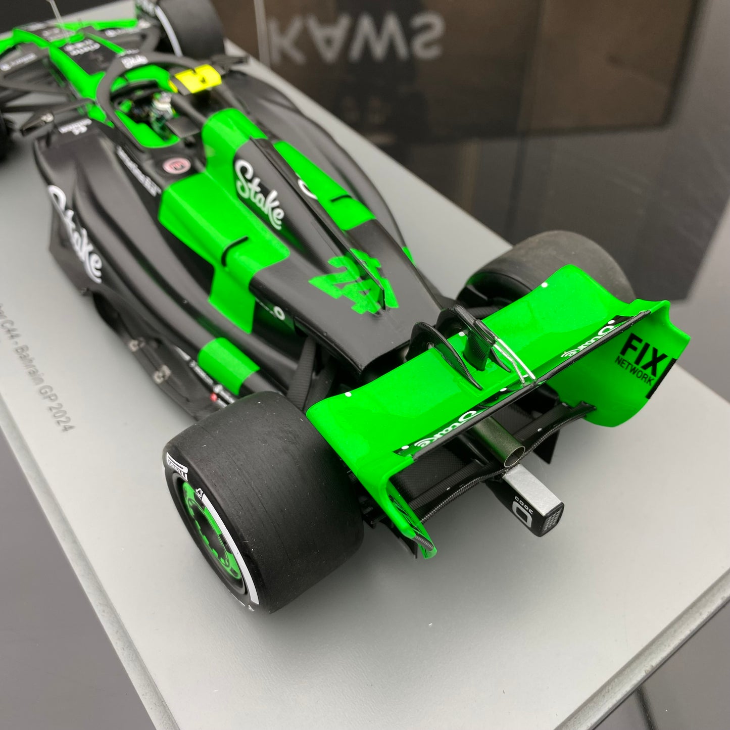 SPARK 1/18 Alfa Romeo Stake Sauber F1 C44 Zhou Guanyu Green Car Model