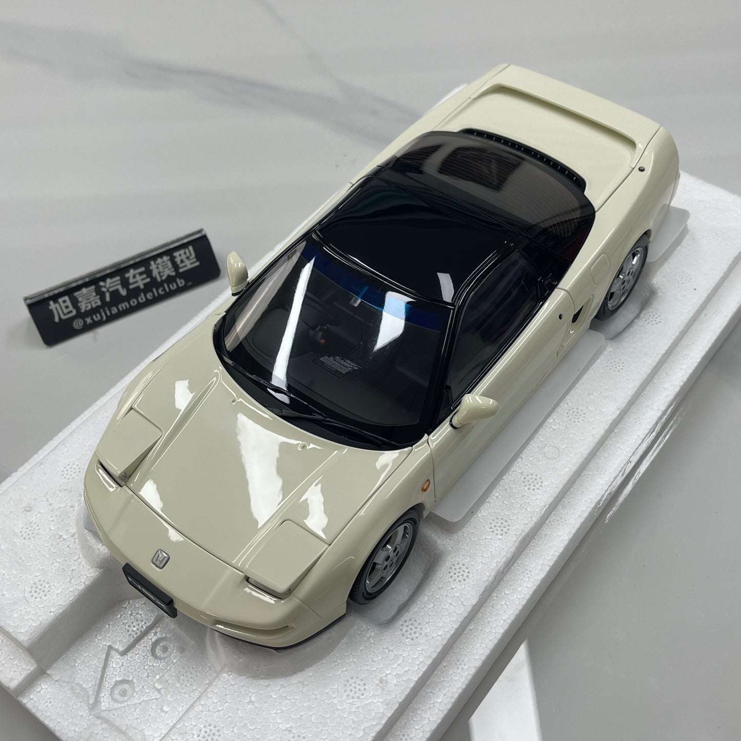 LCD 1/18 Honda NSX (1st Gen / MK1 / NA1) - White (LCD18022-WH)