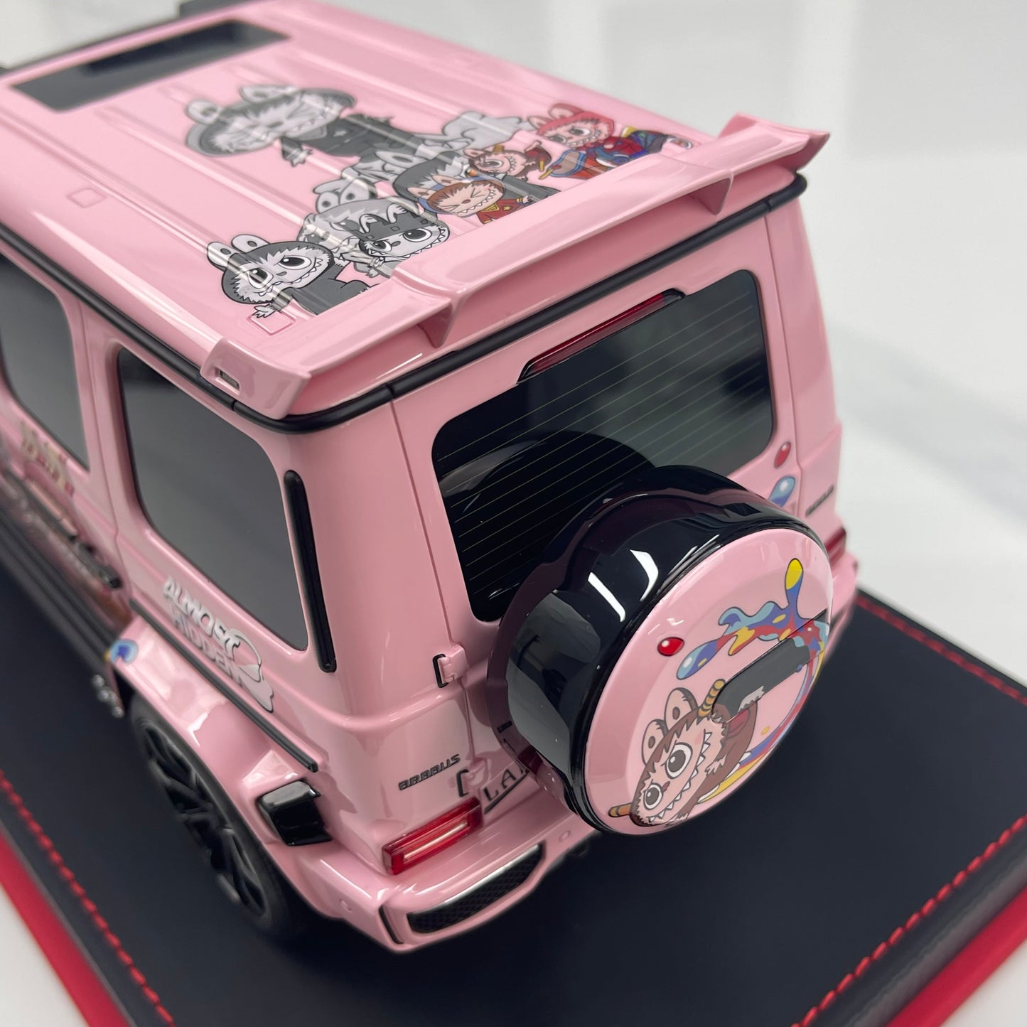 BBA Model 1/18 Brabus G800 Labubu BBA084
