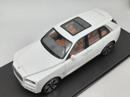 ZP 1/8 Rolls-Royce Cullinan Fully Open with Sunroof Lighted Version White High-end Car Model Ornaments