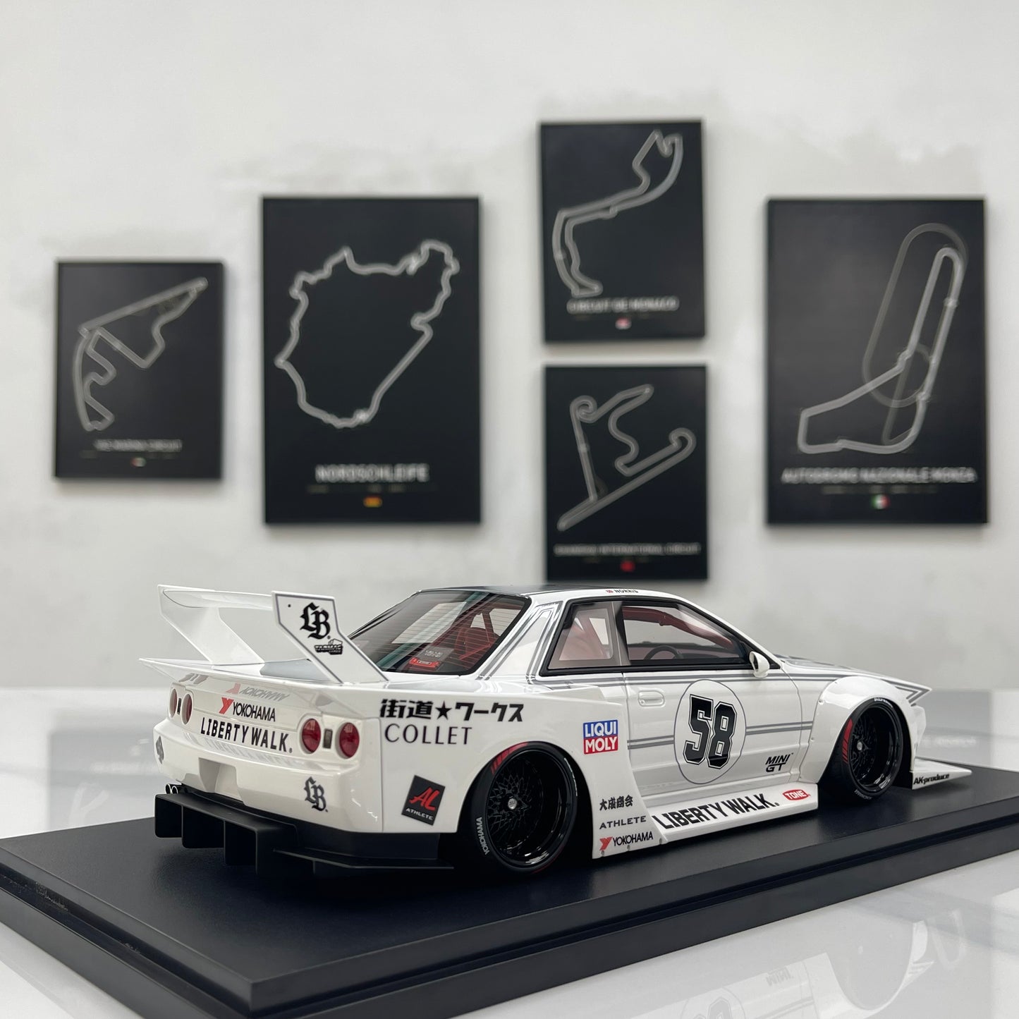 TOPSPEED 1/18 Nissan GT-R R32 Kaido Works TAS 2025 White TS0695