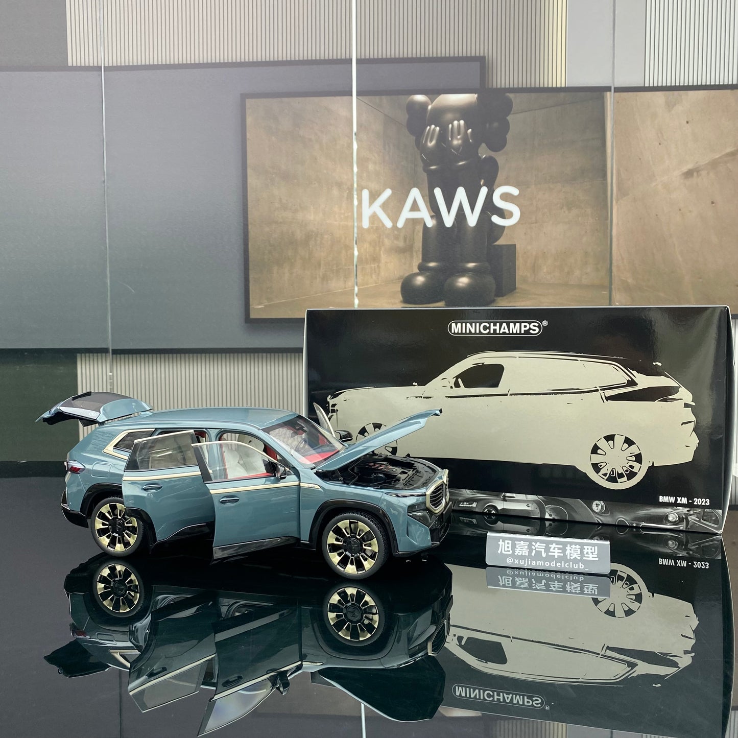 MINICHAMPS 1/18 BMW XM new energy electric vehicle alloy full-open simulation car model ornaments