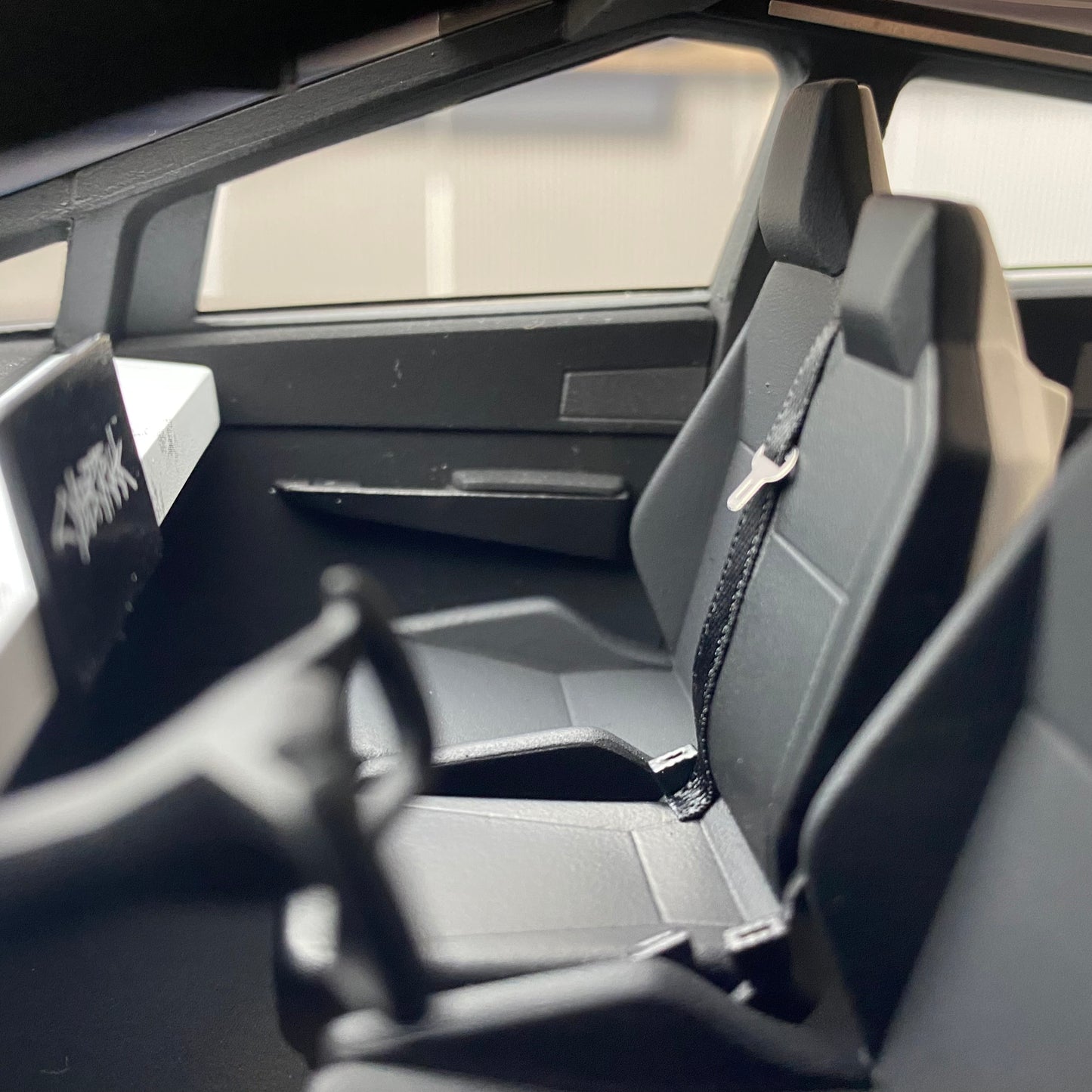 TOP Marques 1:18 Tesla Cybertruck resin car model