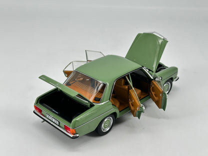 Norev 1/18 Mercedes Benz 200 1982 Light Green Alloy Car Model