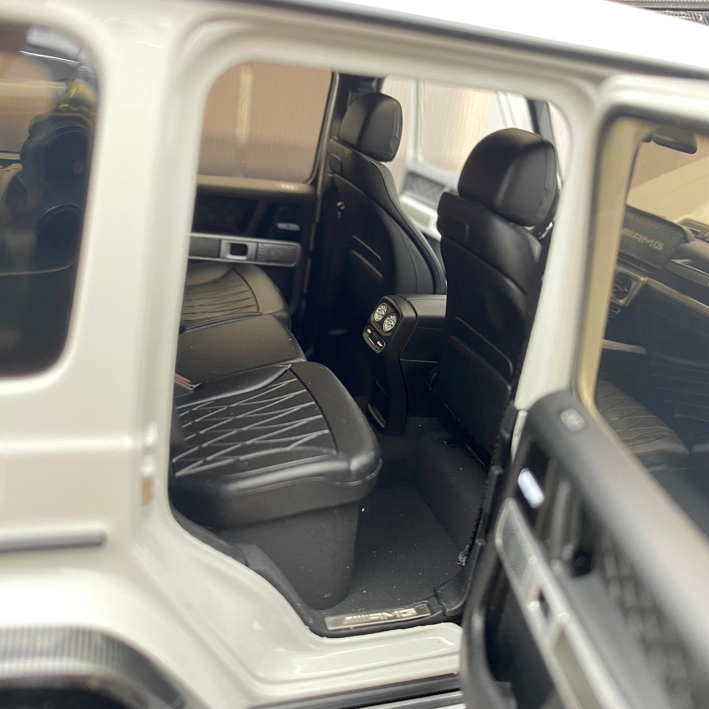 Almost Real 1/18 Mercedes-Benz AMG G63 4×4 2023 Alloy Fully Open Simulation Car Model Ornament