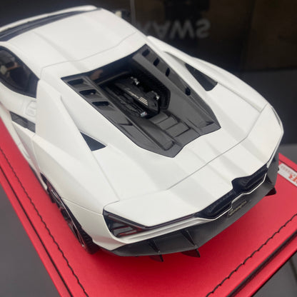 Colección de adornos de simulación de coche Lamborghini Reveulto Starlight White a escala 1/18