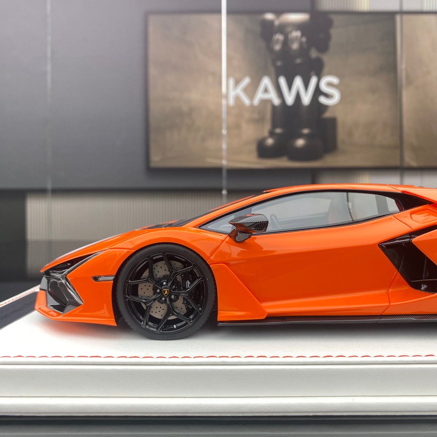 RUNNER 1/18 Lamborghini Reveulto limited edition car model ornament