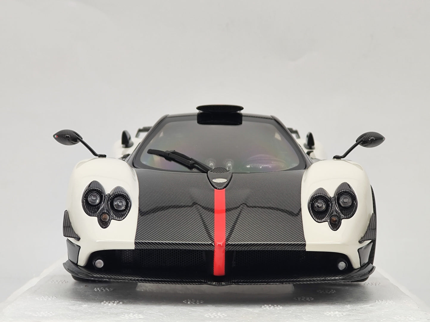 Almost Real 1/18 Pagani Zonda Cinque Diecast Model Car