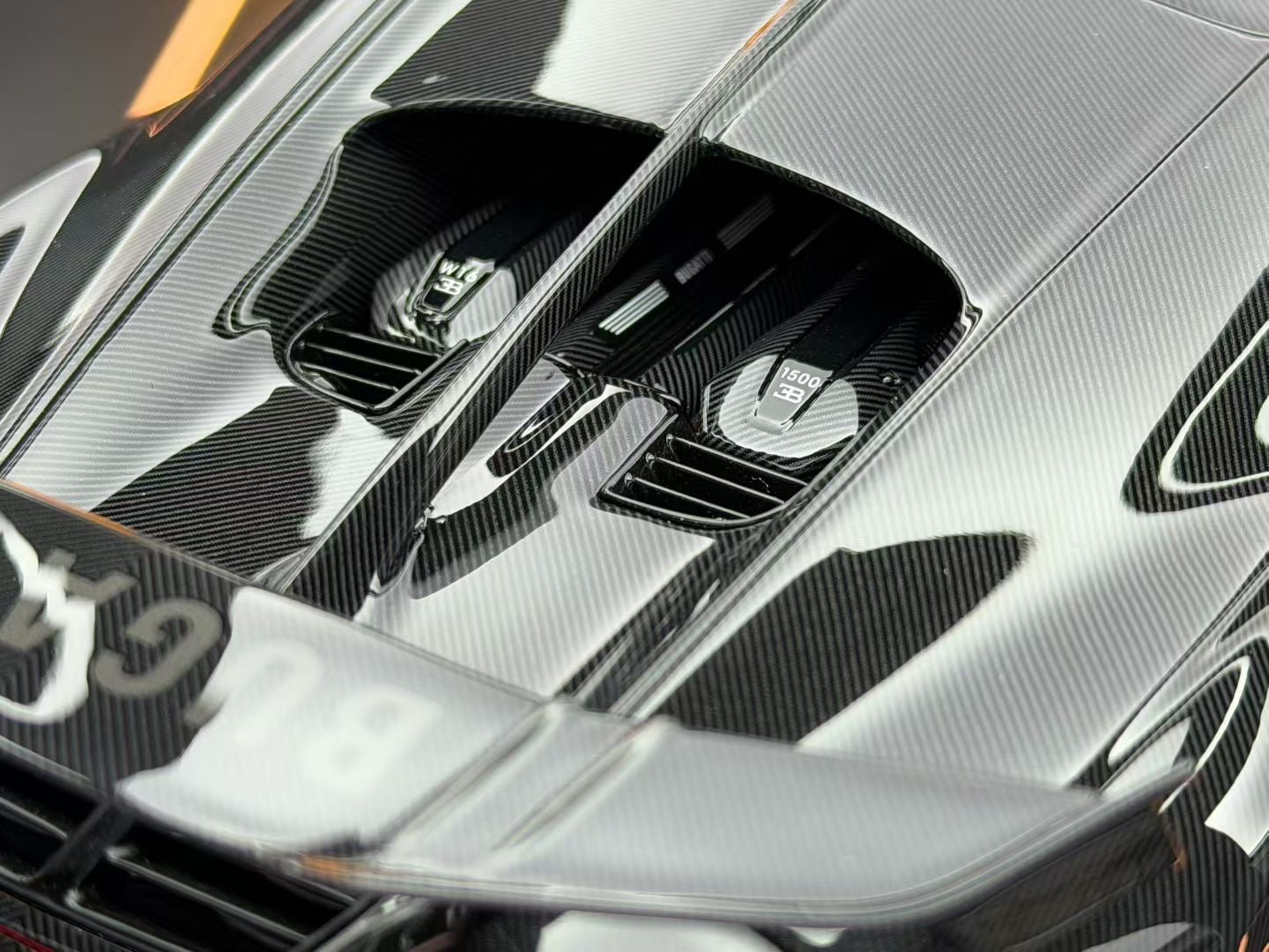 HH 1:18 Bugatti Chiron pur Sport 10/30 DDJ025