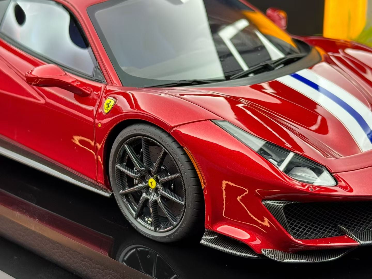 Amalgam 1/18 Ferrari 488pista M6283-SC2