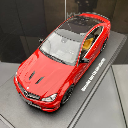 Colección de adornos de resina roja sellada del Mercedes-Benz C63 AMG GT Spirit 1/18