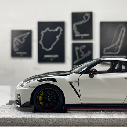 MOTORHELIX 1/18 Nissan GT-R NISMO (R35) Special Edition 2022 Brilliant Pearl White MH378