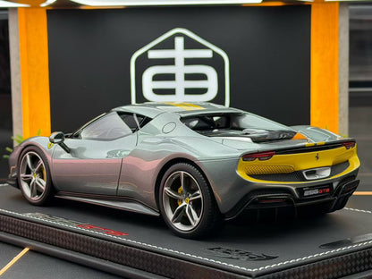 BBR 1/18 Ferrari 296GTB Silver with Yellow Top 001/300 DDJ011