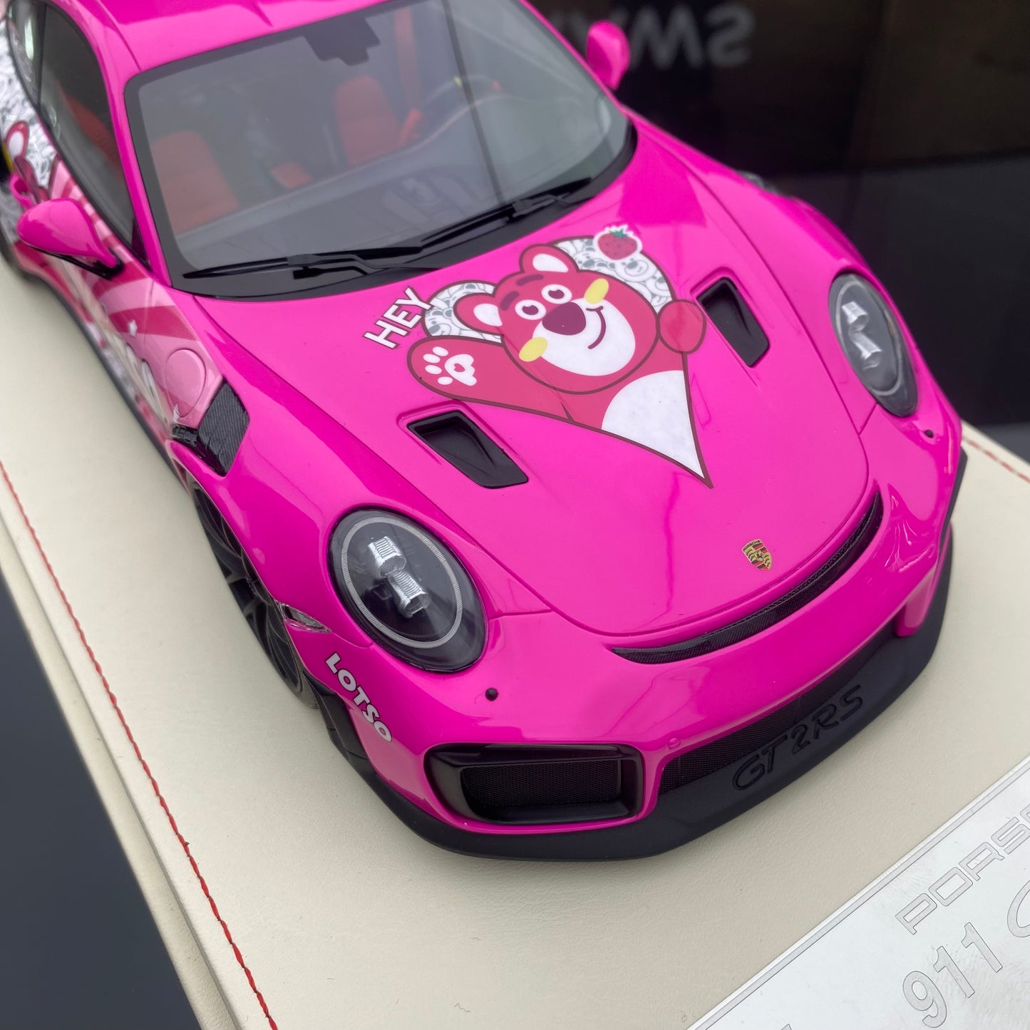 Vehículo Art1/18 Porsche 911 GT2RS Weissach Modelo de paquete