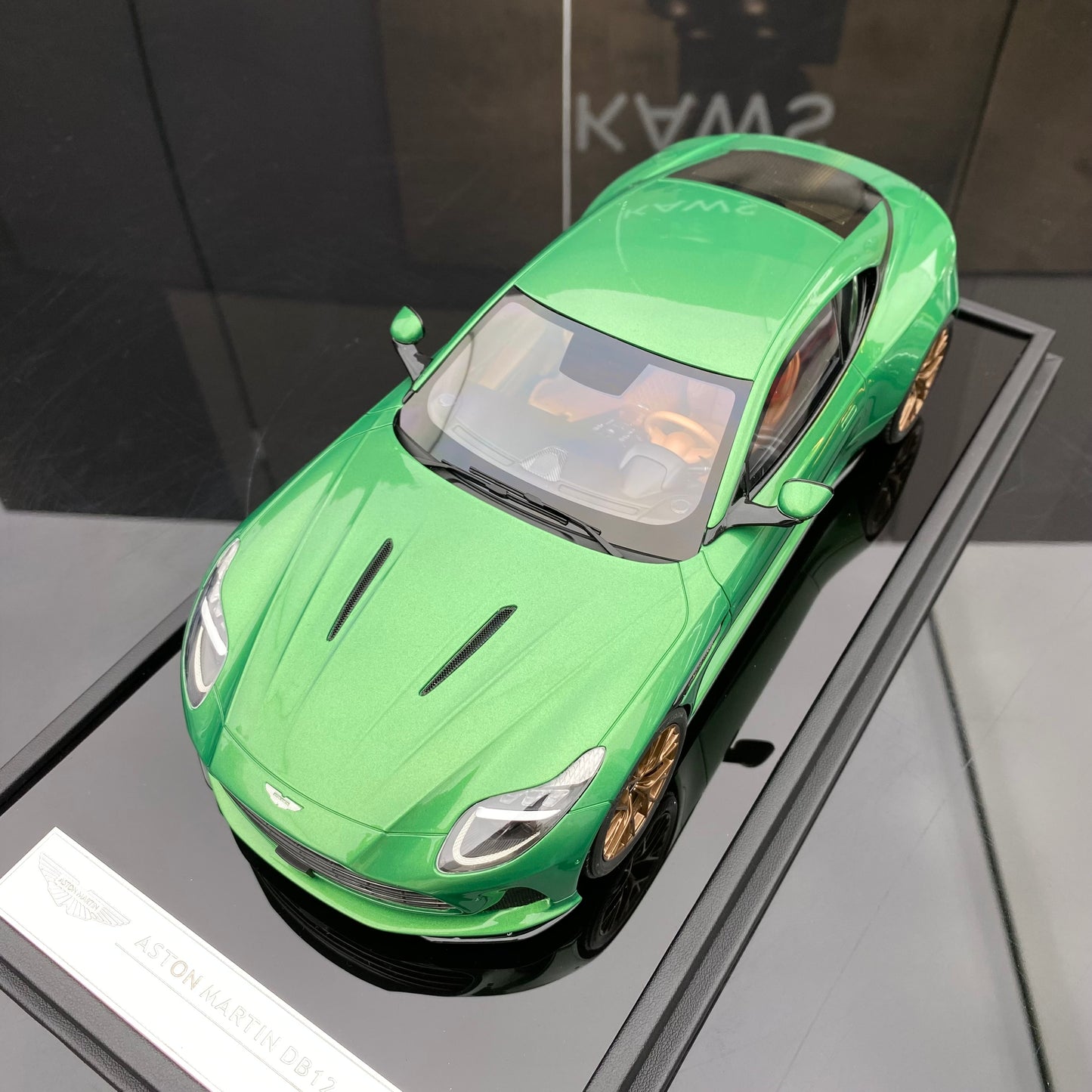 MH 1/18 Aston Martin DB12 COUPE limited edition car model gift