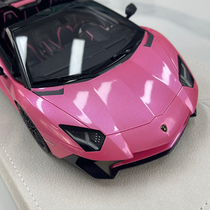MAKEUP 1/18 Lamborghini Aventador LP750-4 SV Roadster (2015) – Pink (EML007H)