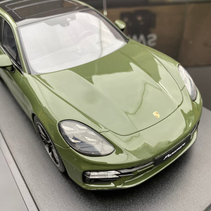 GT Spirit 1/18 Porsche Panamera Turbo S Sport Turismo Model