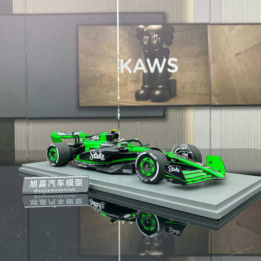 SPARK 1/18 Alfa Romeo Stake Sauber F1 C44 Zhou Guanyu Green Car Model