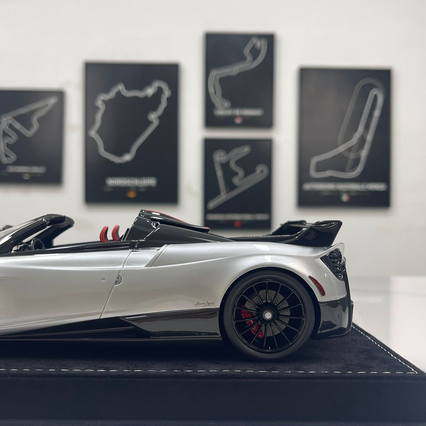 HH Model 1/18 Pagani Huayra Silver & Black Carbon HH662